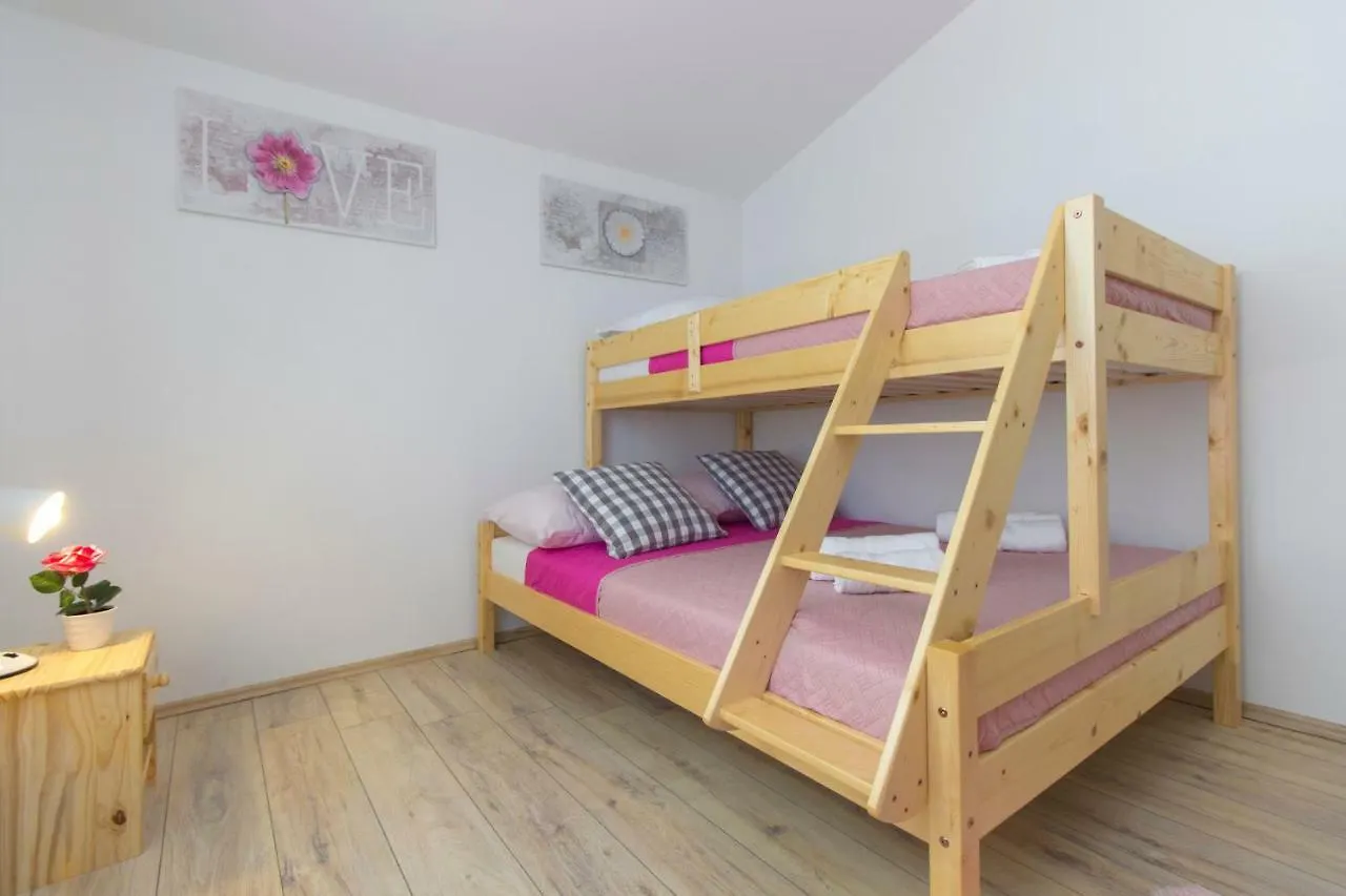 Luxury Apartment Ante Kastela 0*,